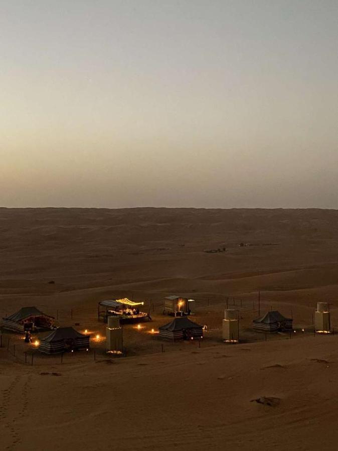 Shāhiq Crescent Desert Private Camp מראה חיצוני תמונה