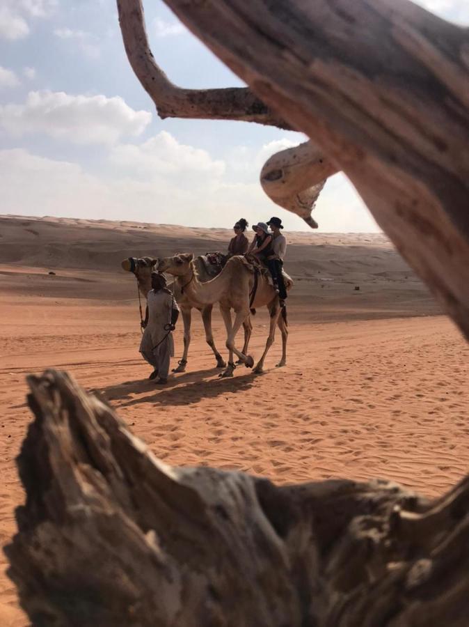 Shāhiq Crescent Desert Private Camp מראה חיצוני תמונה
