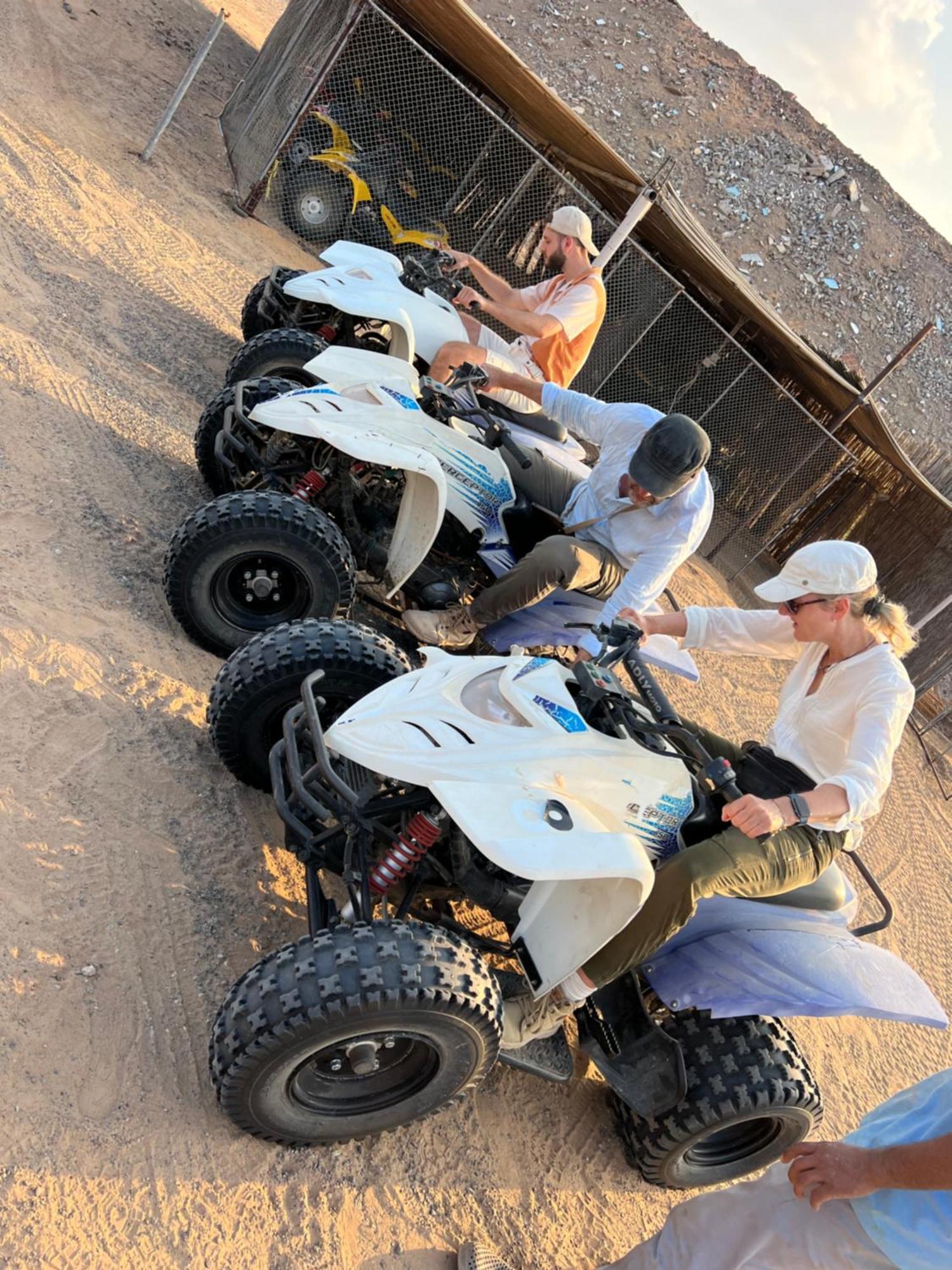 Shāhiq Crescent Desert Private Camp מראה חיצוני תמונה