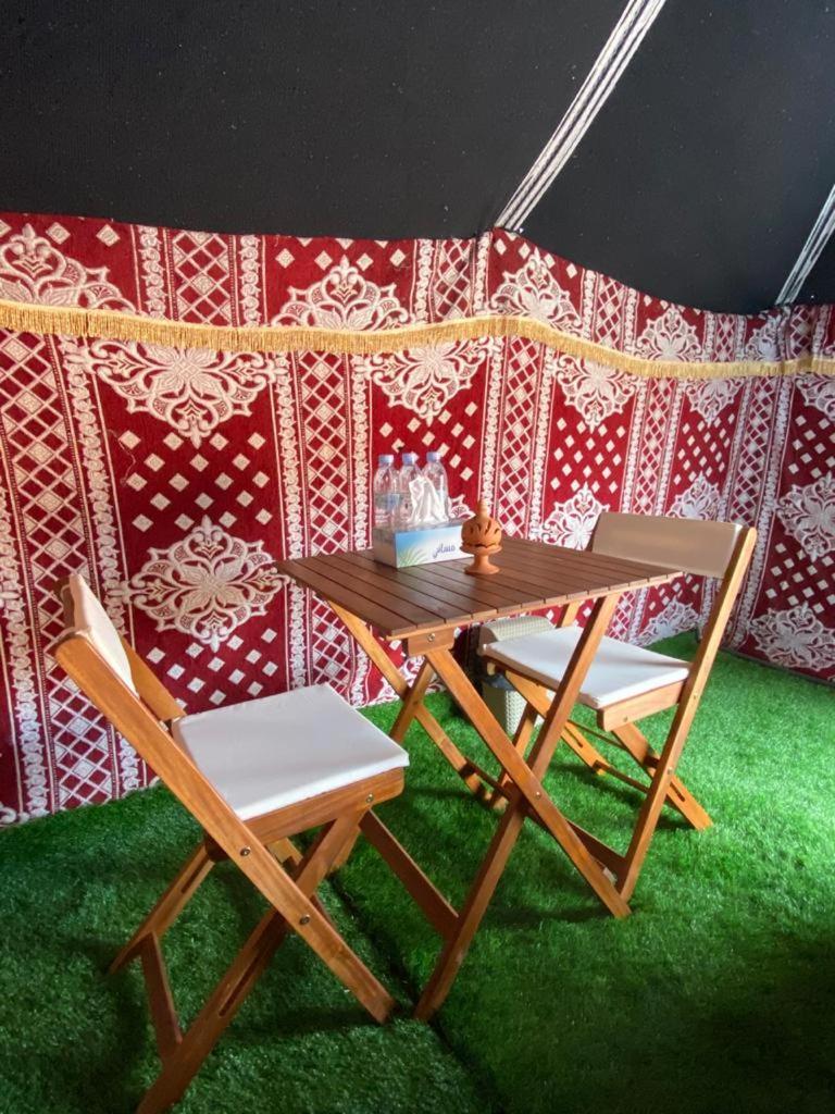 Shāhiq Crescent Desert Private Camp חדר תמונה