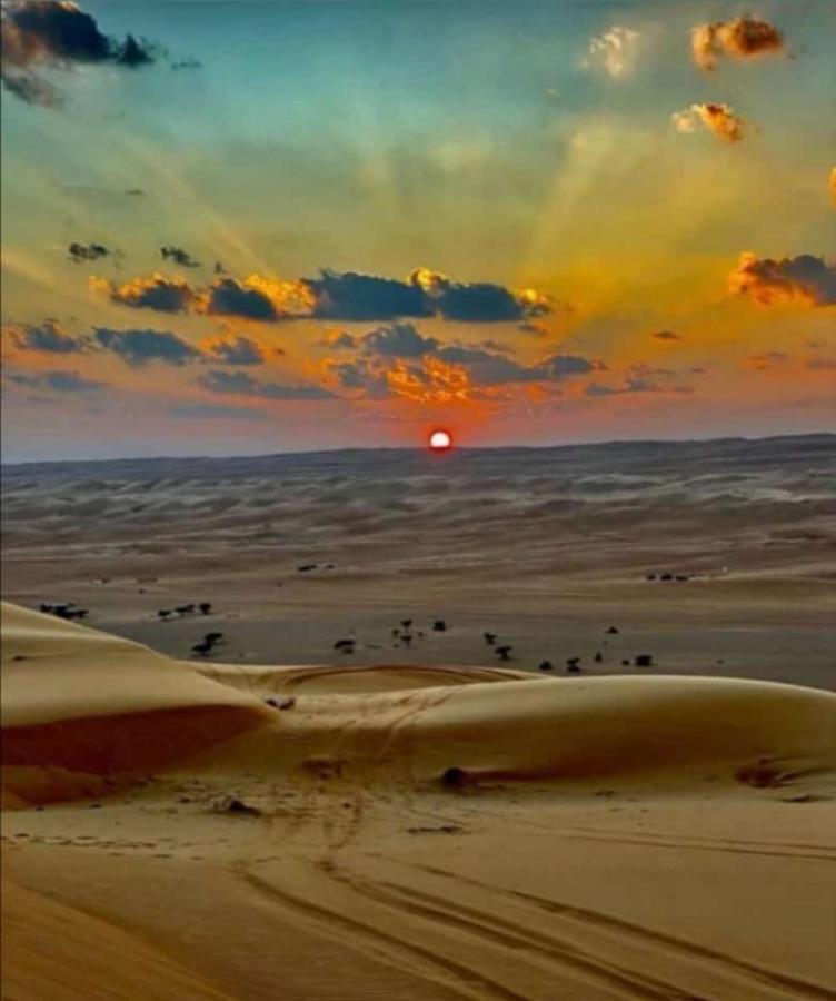 Shāhiq Crescent Desert Private Camp מראה חיצוני תמונה