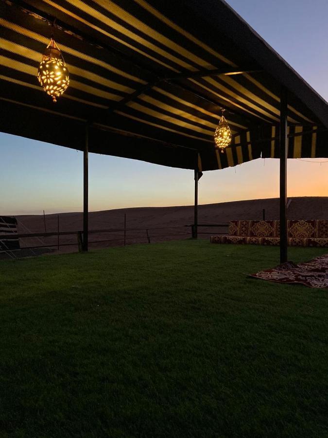 Shāhiq Crescent Desert Private Camp מראה חיצוני תמונה