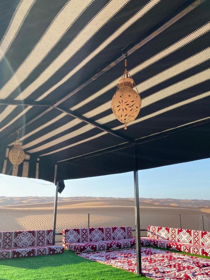 Shāhiq Crescent Desert Private Camp מראה חיצוני תמונה