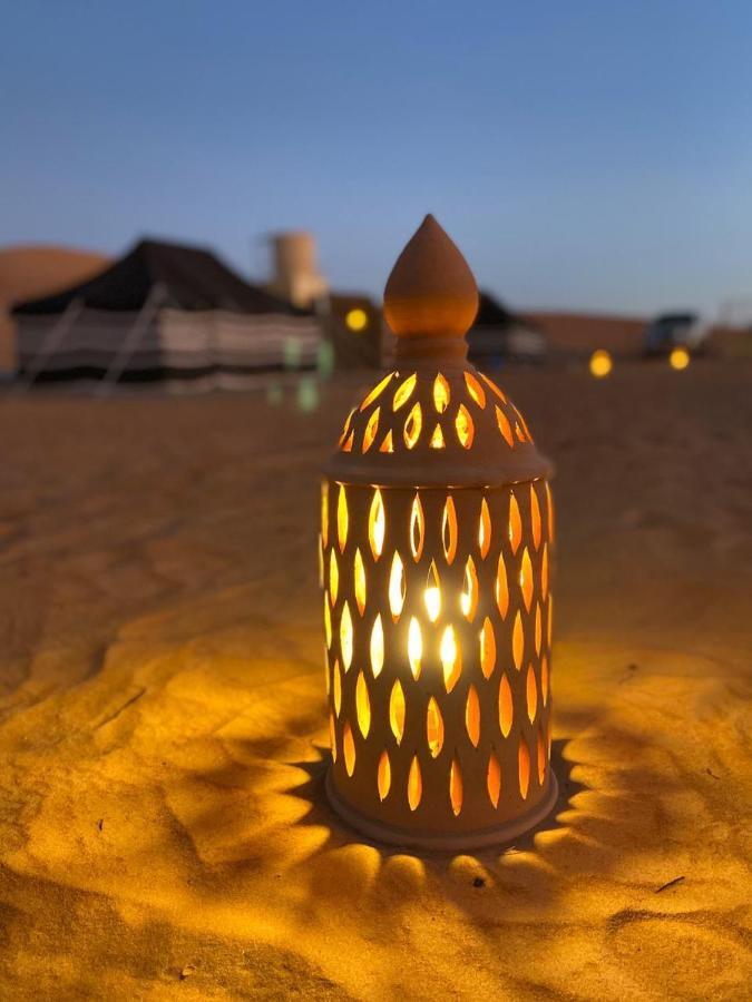 Shāhiq Crescent Desert Private Camp מראה חיצוני תמונה